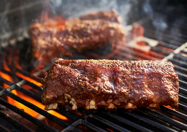Qu'est-ce qui distingue le grill du barbecue ?